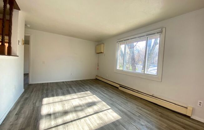 1 bed, 1 bath, 660 sqft, $795, Unit 7