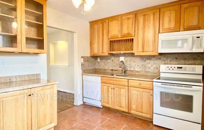 5514 CHILLUM PL