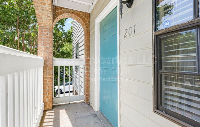 406 W 9th St