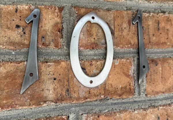 406 W 9th St