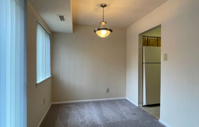 2 beds, 2 baths, 1,000 sqft, $1,950, Unit 14210 #204