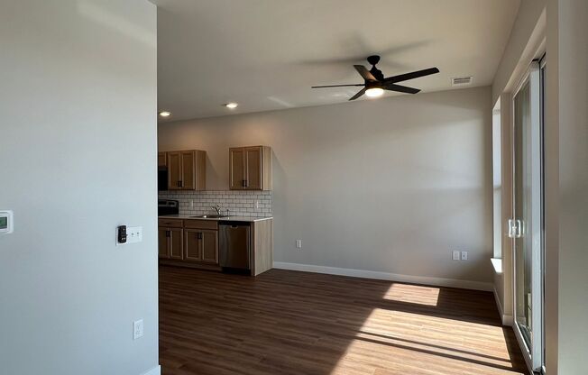 Studio, 1 bath, 532 sqft, $1,375, Unit WR 305-203