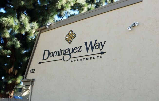 *OPEN HOUSE: 11/8 10AM-12PM* Beautiful 3 BR, Two-Story Townhouse + Private Patio