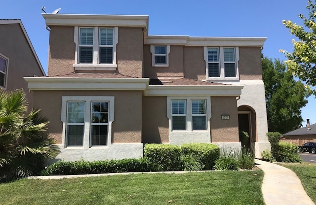 UPDATED 3 BED, 2.5 BATH, 1127 SQ FT