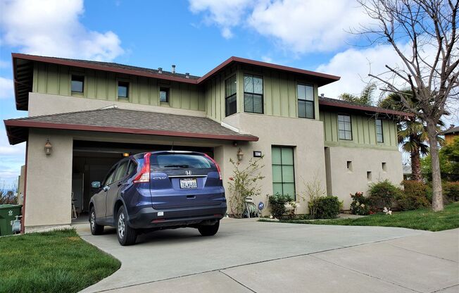 Wonderful 5bd / 3.5ba with 2 master suites