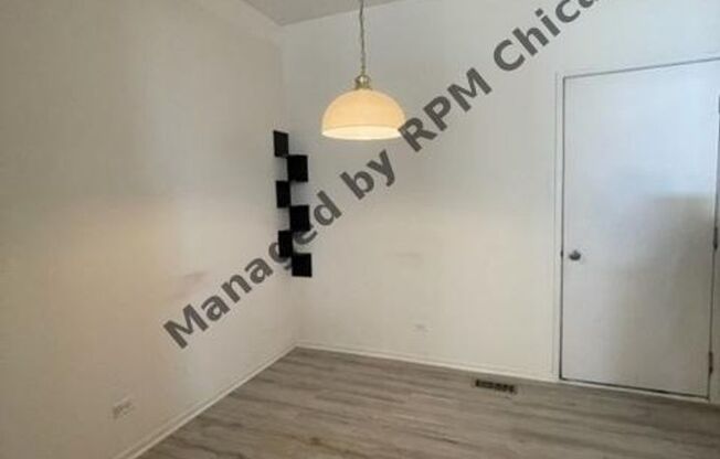 246 Sierra Pass Dr Schaumburg, IL 60194