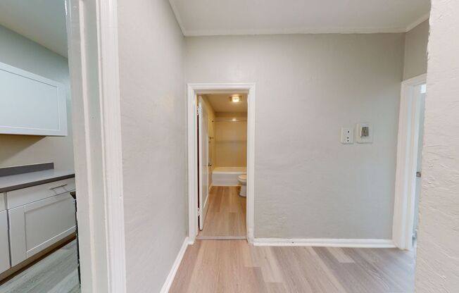 Studio, 1 bath, 373 sqft, $1,275, Unit 101