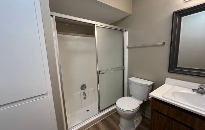 1 bed, 2 baths, 900 sqft, $2,300, Unit 107