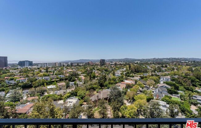 2 beds, 2.5 baths, 1,372 sqft, $6,495, Unit 1812