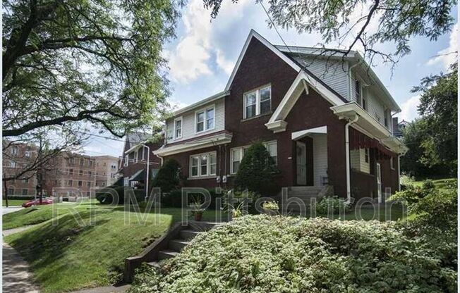 105 N Meadowcroft