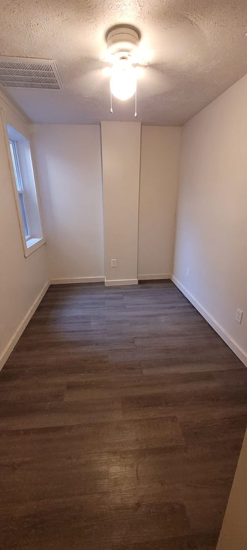 1 bed, 1 bath, 650 sqft, $1,600