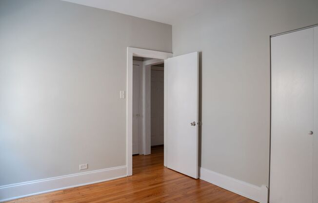 2 beds, 1 bath, 700 sqft, $1,825, Unit 3008-2S