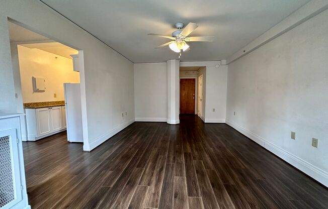 1 bed, 2 baths, 692 sqft, $2,325, Unit 0511