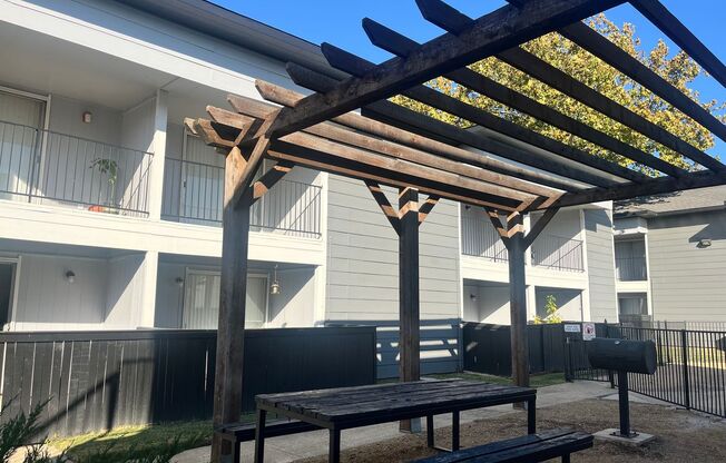 3 beds, 2 baths, 1,056 sqft, $1,940, Unit 2081