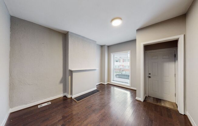 2 beds, 1 bath, $1,399