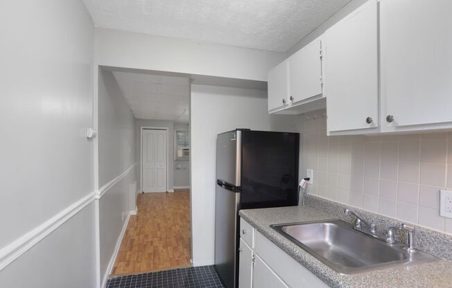 1 bed, 1 bath, 450 sqft, $995, Unit Unit B