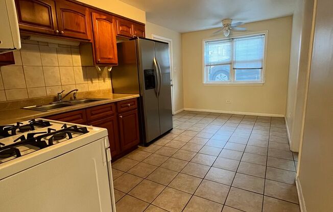 2 beds, 1 bath, $1,450, Unit 2951-GS