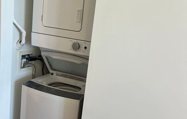 Studio, 1 bath, 583 sqft, $2,299, Unit Unit 12