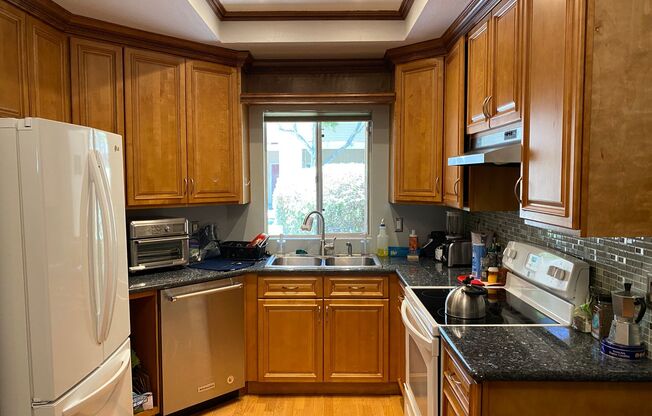 BLOSSOM VALLEY - Beautifully updated end unit condominium