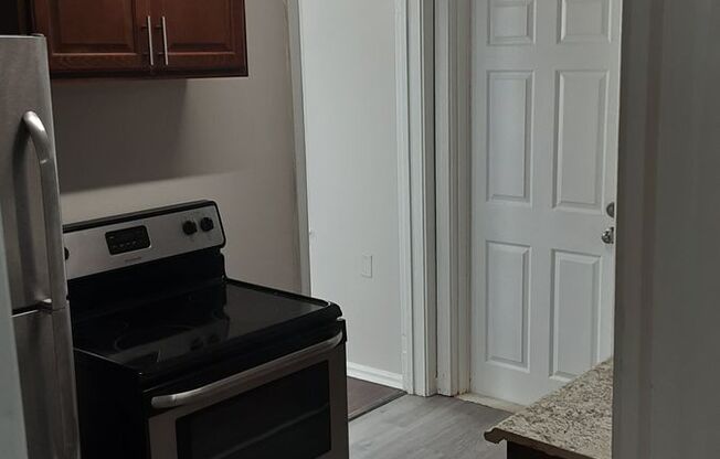 2 beds, 1 bath, $1,175