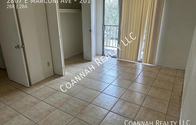 2807 E MARCONI AVE
