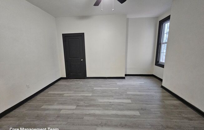 Newly updates 3 bedroom 1 bath apartment for rent !