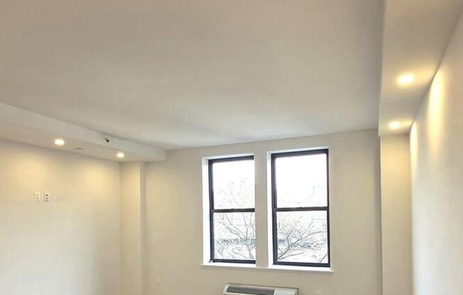 1 bed, 1 bath, $5,500, Unit 8I
