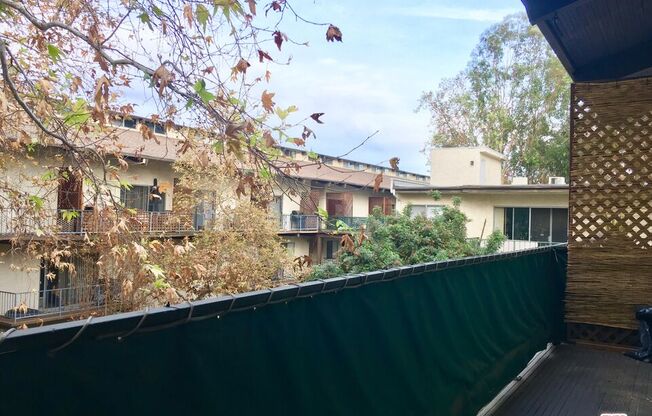 1 bed, 1.5 baths, 712 sqft, $2,333, Unit A312
