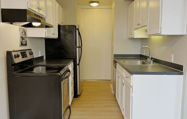 2 beds, 1 bath, 856 sqft, $1,825, Unit 505