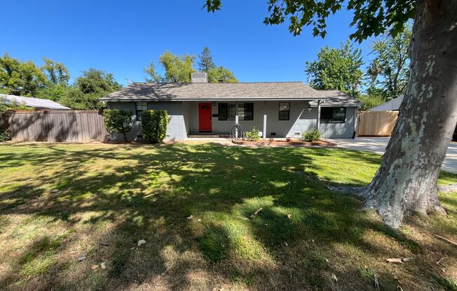 Spacious 3 bed 1bath home available in Arden Arcade!