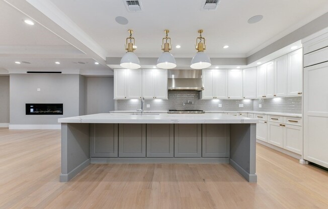 377 W 1 ST