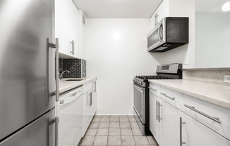 1 bed, 1 bath, $4,800, Unit 7G