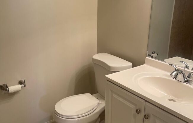 1 bed, 1 bath, 770 sqft, $1,460, Unit 00 - K- 8