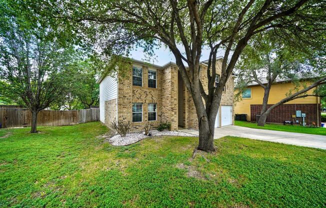 Gorgeous Upgraded Schertz Rental In Quiet Cul-De-Sac! - Realtor Commission: $500