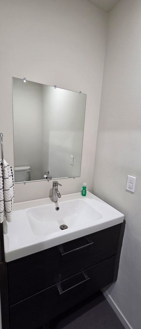 Studio, 1 bath, $1,350, Unit FURN 1