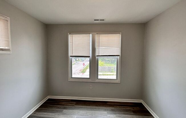 2 beds, 1 bath, 1,000 sqft, $995, Unit 1739 Central Ave - Unit 2F
