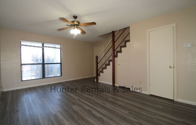 2 beds, 1.5 baths, $875