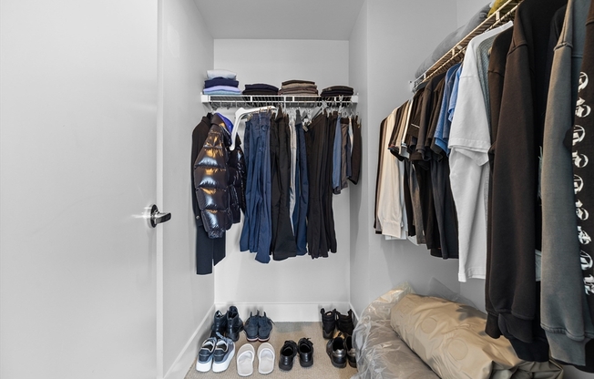 1 bed, 1 bath, 876 sqft, $4,250, Unit 19A