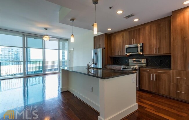 1080 Peachtree St NE