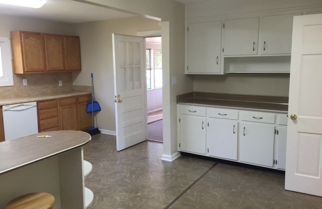 3 BR with large remodeled kitchen convenient to Revolution Mill area