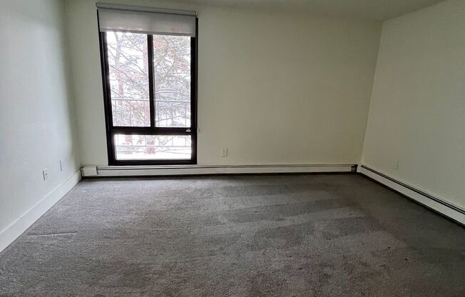 1 bed, 1 bath, 750 sqft, $1,195, Unit 317E