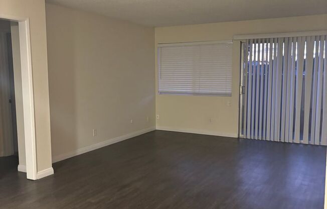 2 beds, 2 baths, $3,300, Unit 1G