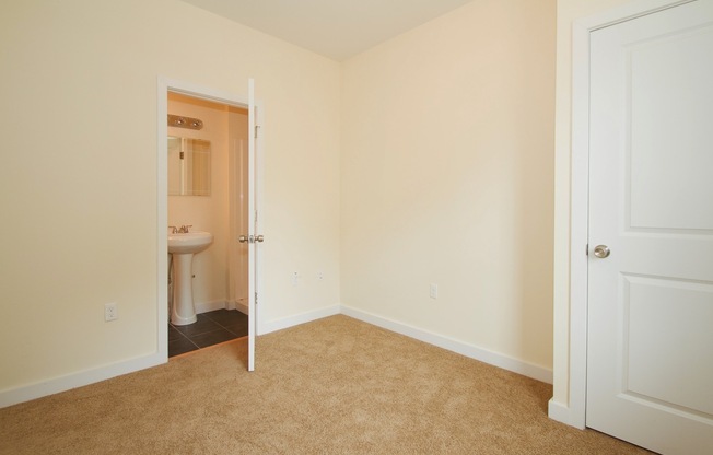 2 beds, 2 baths, $1,300, Unit D