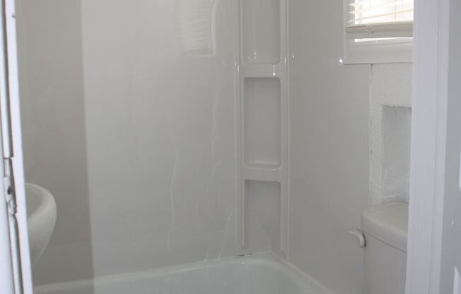 Studio, 1 bath, 225 sqft, $475, Unit 2