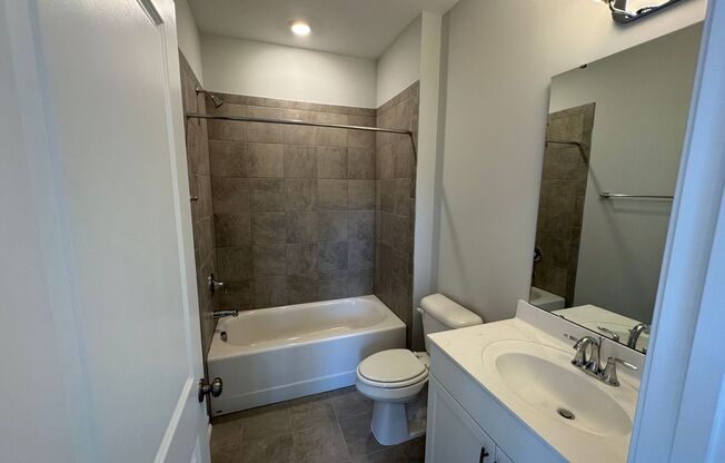 LIKE-NEW 4 Bed/4 Bath in N. Raleigh!
