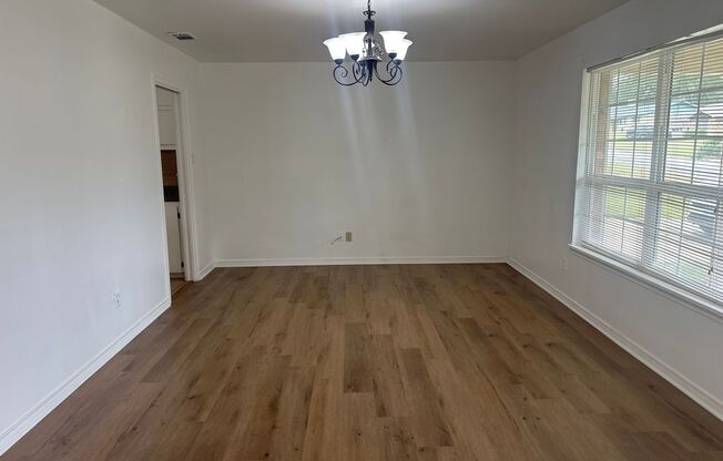 2213 Suanne ~ Spacious & Convenient