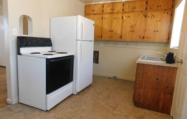 2 beds, 1 bath, $1,000