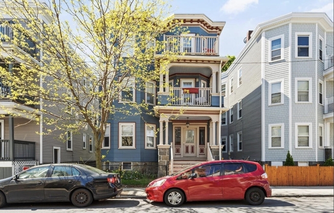 8 TAFT ST