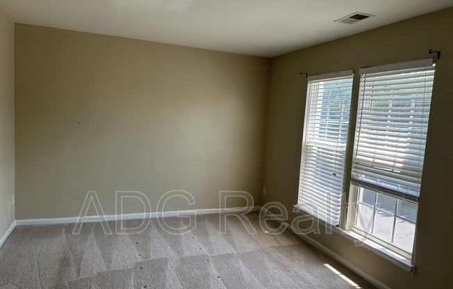 2 beds, 1.5 baths, 1,400 sqft, $1,550