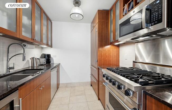 2 beds, 2 baths, 970 sqft, $7,000, Unit 1403